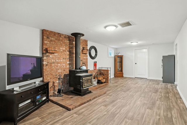17717 N West Shore Rd, Nine Mile Falls, WA 99026