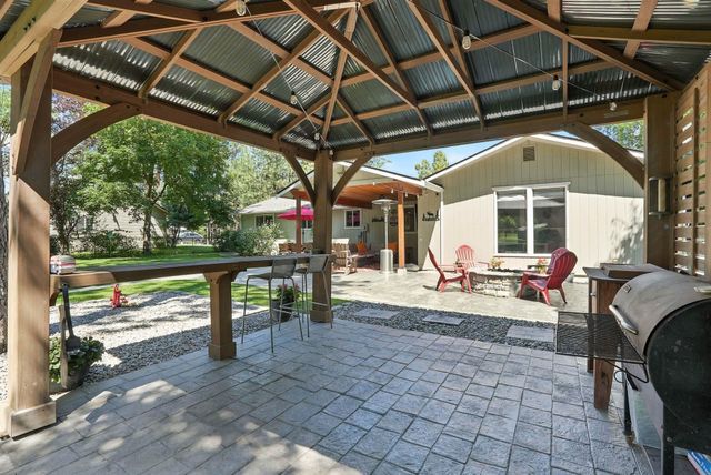 17717 N West Shore Rd, Nine Mile Falls, WA 99026
