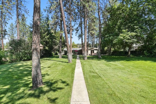 17717 N West Shore Rd, Nine Mile Falls, WA 99026