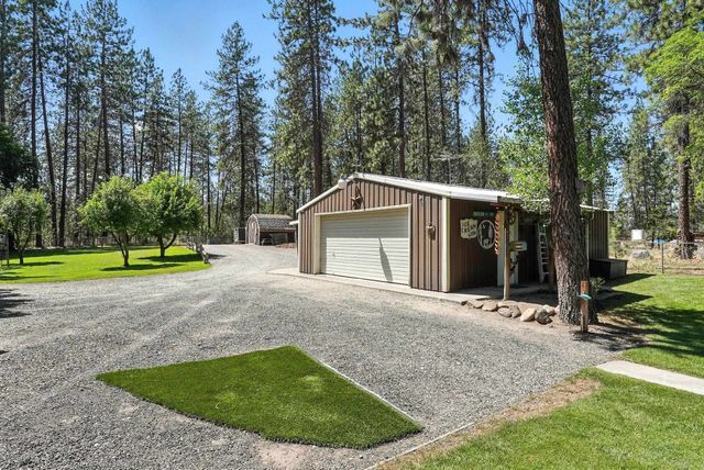 17717 N West Shore Rd, Nine Mile Falls, WA 99026