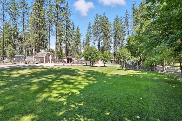 17717 N West Shore Rd, Nine Mile Falls, WA 99026