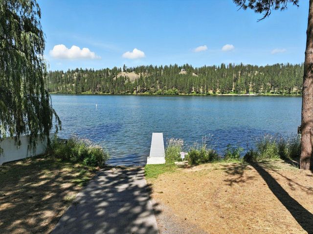 17717 N West Shore Rd, Nine Mile Falls, WA 99026