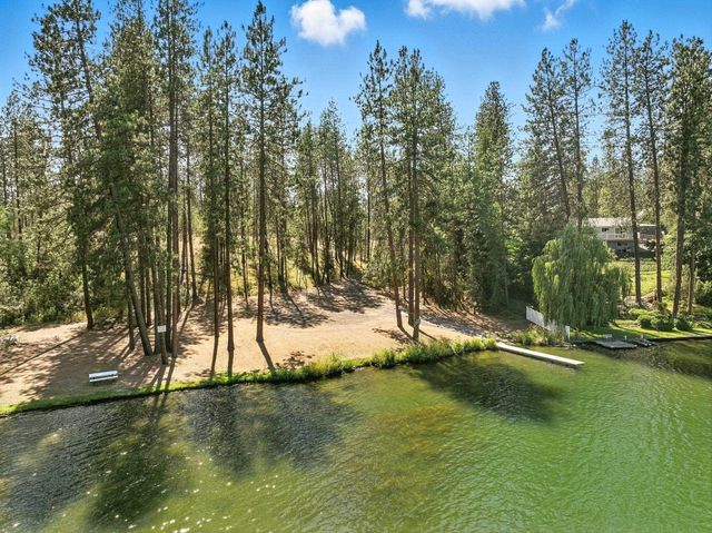 17717 N West Shore Rd, Nine Mile Falls, WA 99026