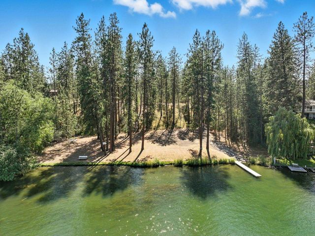 17717 N West Shore Rd, Nine Mile Falls, WA 99026