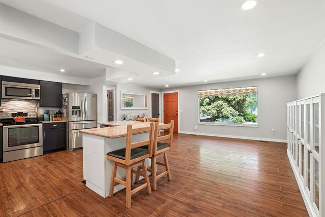 17717 N West Shore Rd, Nine Mile Falls, WA 99026