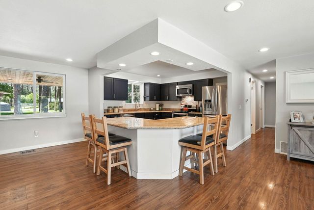 17717 N West Shore Rd, Nine Mile Falls, WA 99026