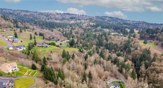 318 Martins Bluff Road, Kalama, WA 98625