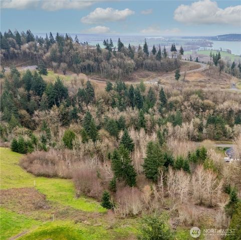 318 Martins Bluff Road, Kalama, WA 98625