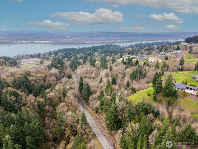 318 Martins Bluff Road, Kalama, WA 98625