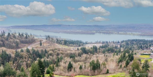 318 Martins Bluff Road, Kalama, WA 98625