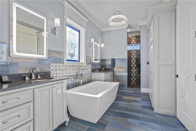 5390 Waterside Drive, Lake Charles, LA 70607