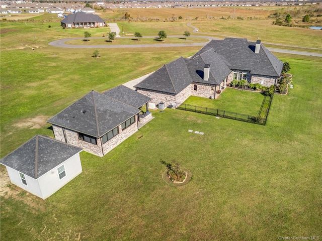 5390 Waterside Drive, Lake Charles, LA 70607