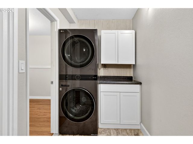 4 TOUCHSTONE 151, Lake Oswego, OR 97035