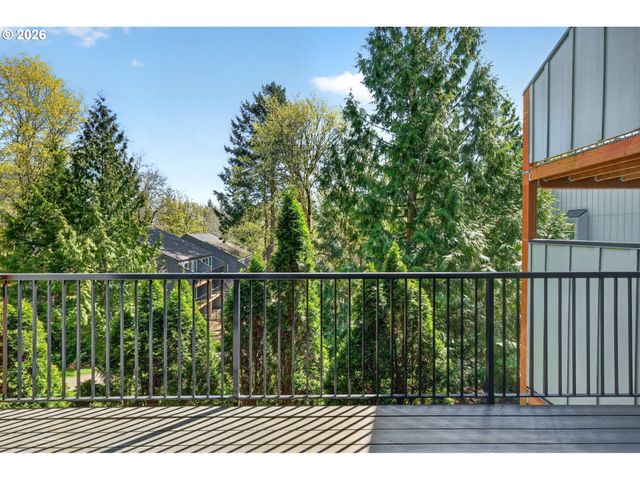 4 TOUCHSTONE 151, Lake Oswego, OR 97035