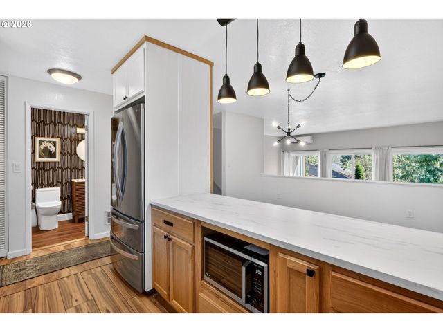 4 TOUCHSTONE 151, Lake Oswego, OR 97035