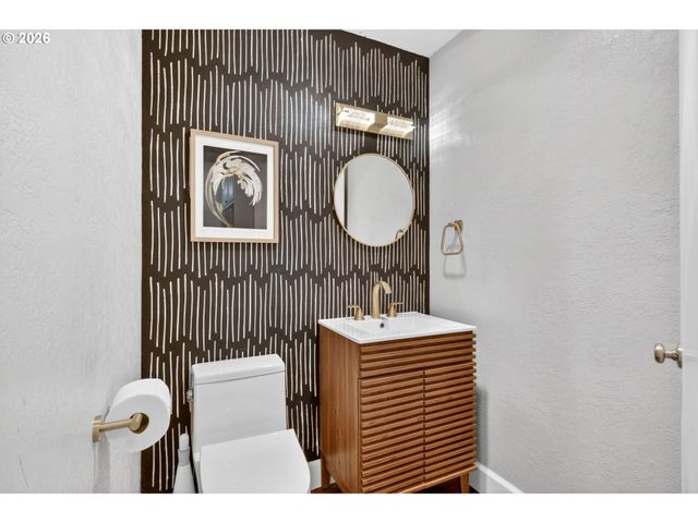 4 TOUCHSTONE 151, Lake Oswego, OR 97035