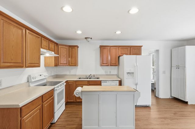 2590 Otranto Road, North Charleston, SC 29406