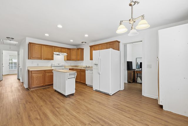 2590 Otranto Road, North Charleston, SC 29406