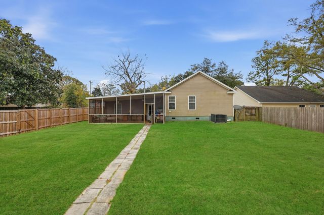 2590 Otranto Road, North Charleston, SC 29406