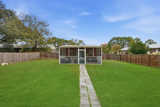 2590 Otranto Road, North Charleston, SC 29406