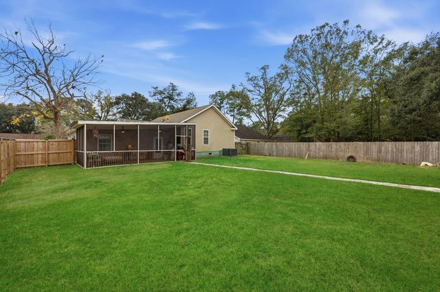 2590 Otranto Road, North Charleston, SC 29406