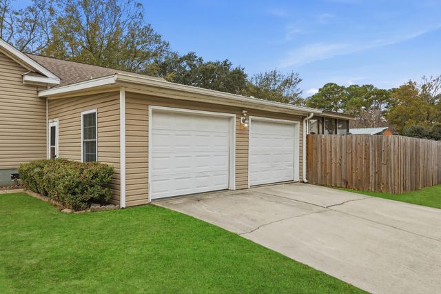 2590 Otranto Road, North Charleston, SC 29406