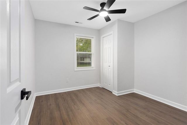 206 20th Avenue N, Greenwood, MO 64034