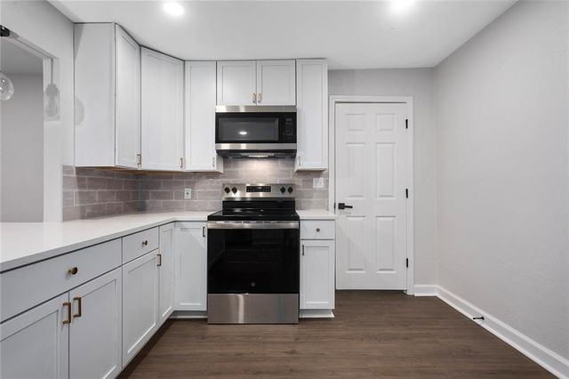 206 20th Avenue N, Greenwood, MO 64034