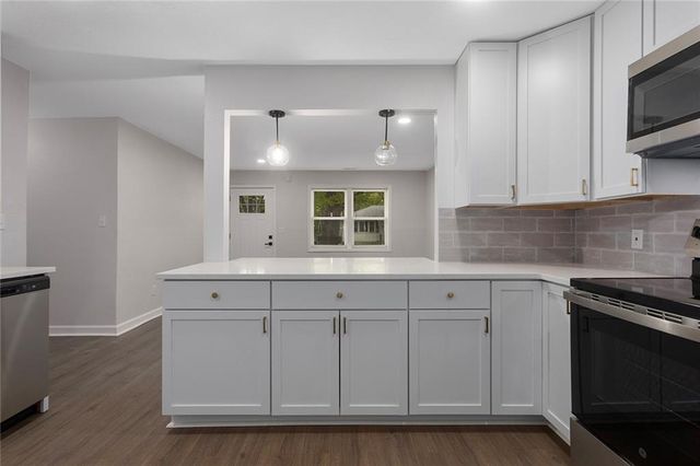 206 20th Avenue N, Greenwood, MO 64034