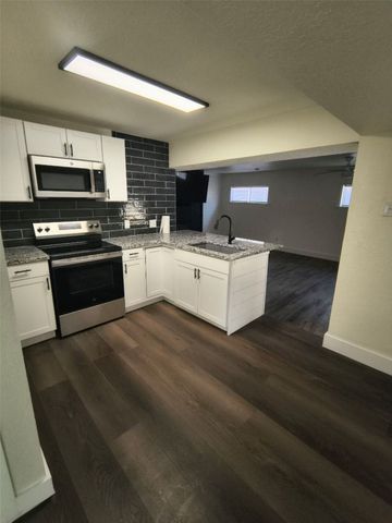 140 Doe Run Road, Gun Barrel City, TX 75156