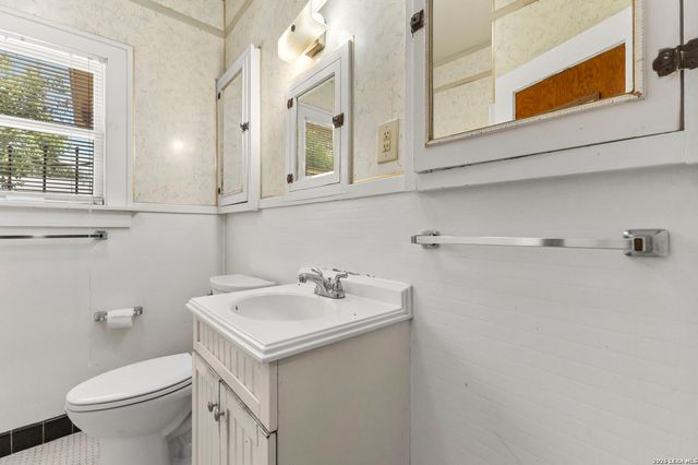 330 BAILEY AVE, San Antonio, TX 78210