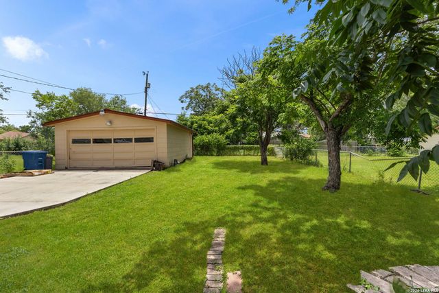 330 BAILEY AVE, San Antonio, TX 78210