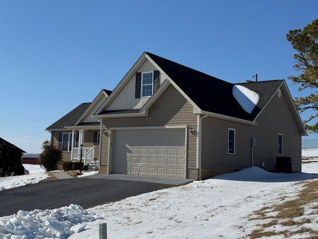 32 RIVERHEAD DR, Staunton, VA 24401