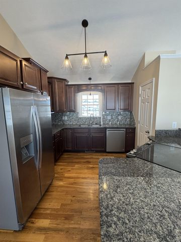 32 RIVERHEAD DR, Staunton, VA 24401