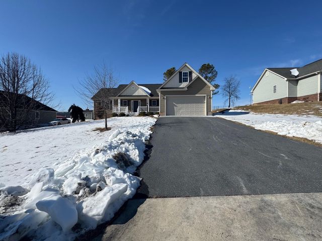 32 RIVERHEAD DR, Staunton, VA 24401