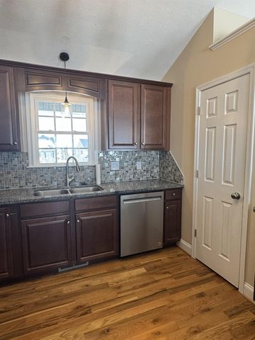 32 RIVERHEAD DR, Staunton, VA 24401