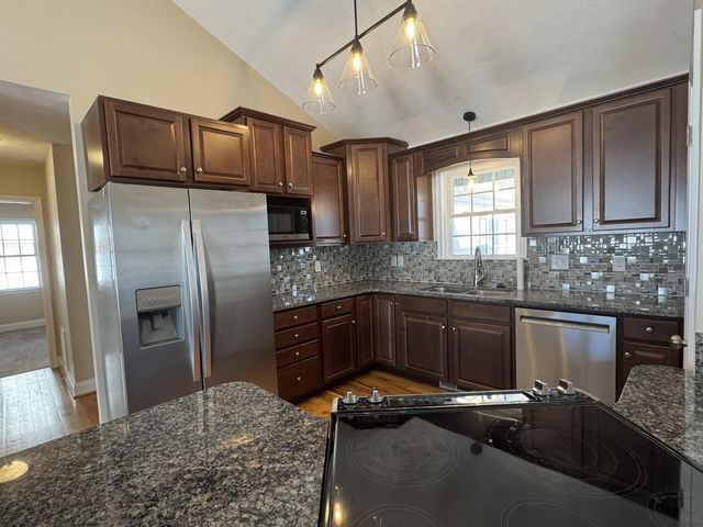 32 RIVERHEAD DR, Staunton, VA 24401