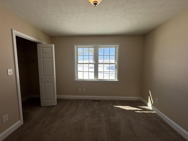 32 RIVERHEAD DR, Staunton, VA 24401