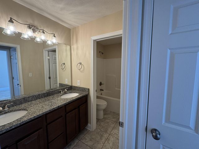 32 RIVERHEAD DR, Staunton, VA 24401