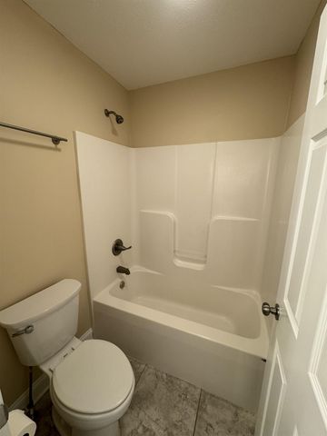 32 RIVERHEAD DR, Staunton, VA 24401