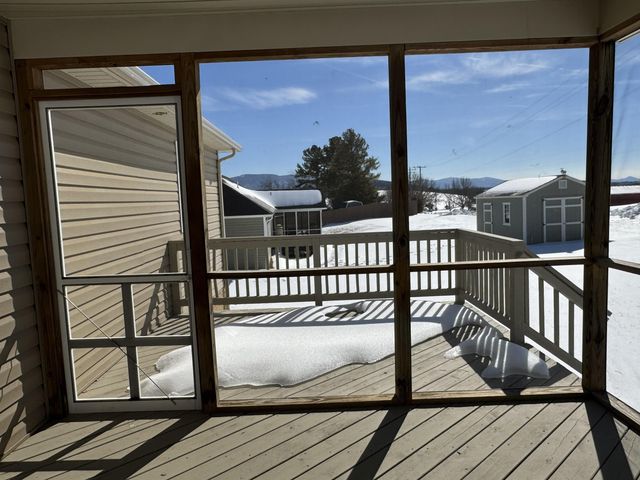 32 RIVERHEAD DR, Staunton, VA 24401