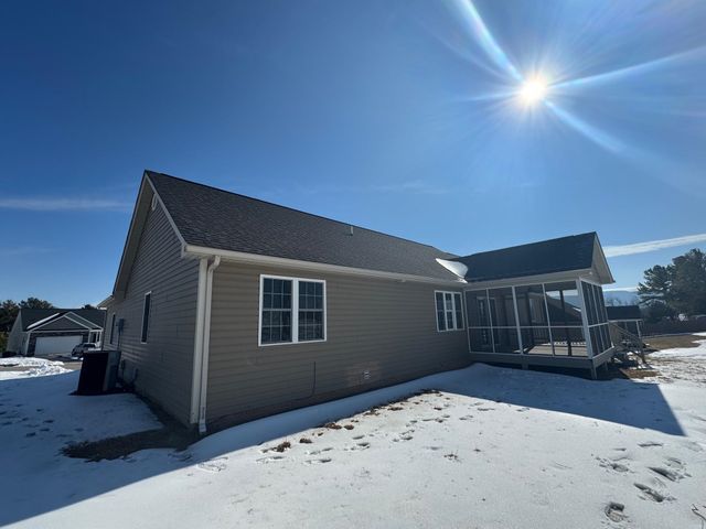 32 RIVERHEAD DR, Staunton, VA 24401