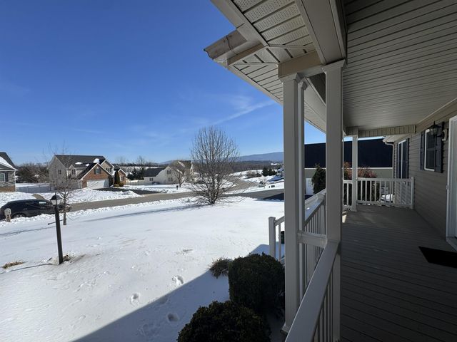 32 RIVERHEAD DR, Staunton, VA 24401