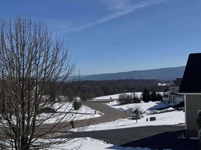 32 RIVERHEAD DR, Staunton, VA 24401