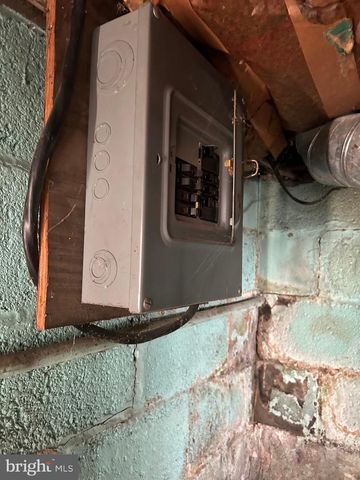 2 EVERGREEN TER, Cumberland, MD 21502