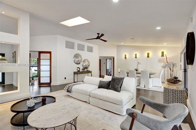 21440 Highland Lakes Blvd, Miami, FL 33179