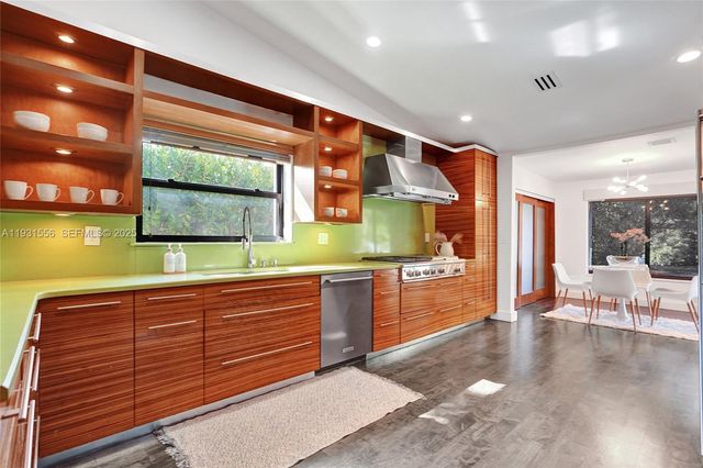 21440 Highland Lakes Blvd, Miami, FL 33179