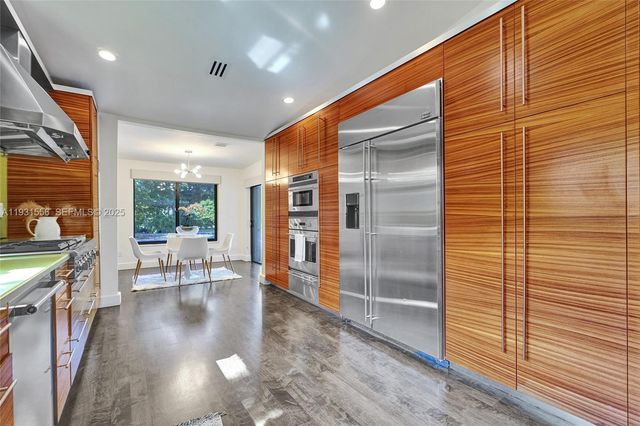 21440 Highland Lakes Blvd, Miami, FL 33179