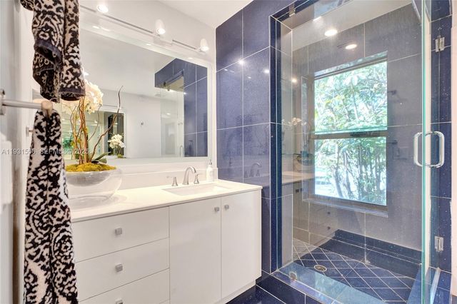 21440 Highland Lakes Blvd, Miami, FL 33179