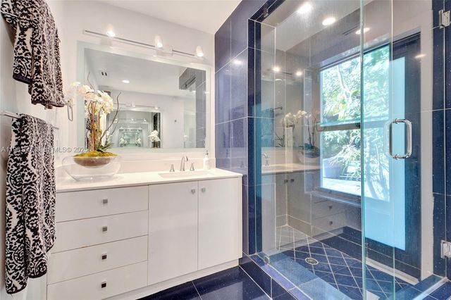 21440 Highland Lakes Blvd, Miami, FL 33179